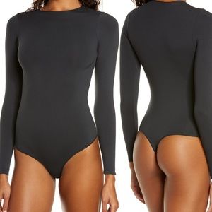 SKIMS Essential Long sleeve bodysuit xs/xxs